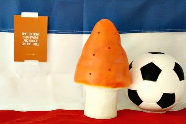 HuisjeBoompjeStyling-hippeshops-winactie-oranje-paddestoel-lamp