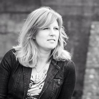 Linda Bloom09 hippeshops