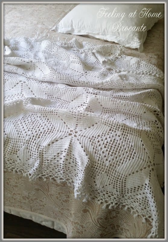 Brocante en antiek beddengoed bij Feeling at home