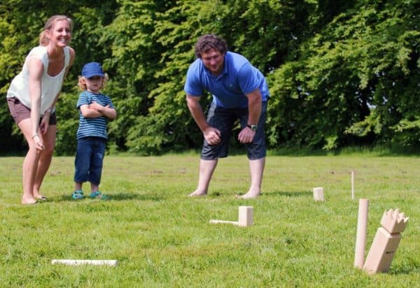 Kubb Original houten buitenspeelgoed set met opbergtas van Trendy Speelgoed