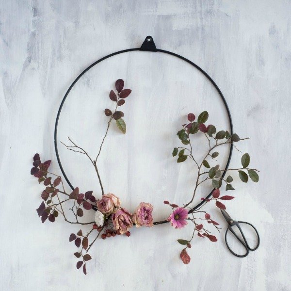 De Strups ring is functioneel en elegant als eyecatcher handdoekring in Scandinavisch wonen stijl. Ook super stijlvol als kerstkrans decoratie. 