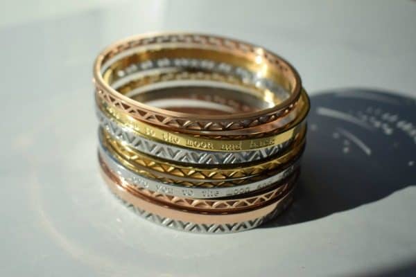 Minimalist Chic Bangle Armband van Messybun, shop your style