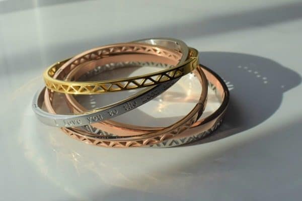 Minimalist Chic Bangle Armband van Messybun, shop your style