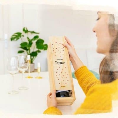 Gepersonaliseerd kistje wijn: het leukste geschenk om te versturen
