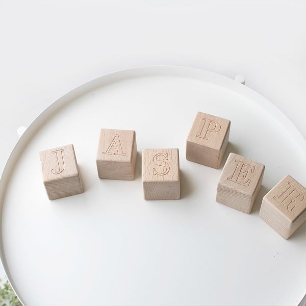 naamblokken-beukenhout-gegraveerd