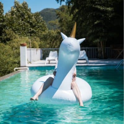 Bikinivrees? Deze slimme badkleding omarmt kleine én grote rondingen