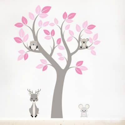 Muursticker boom met dieren voor een hippe babykamer en kinderkamer