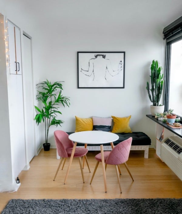 smalle woonkamer kleuren