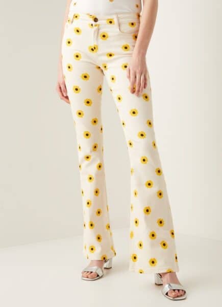 typische zomer outfits flared pants