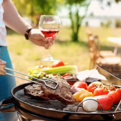 Welke wijn bij de barbecue? Top 3 heerlijke wijnen met leuke wijnweetjes
