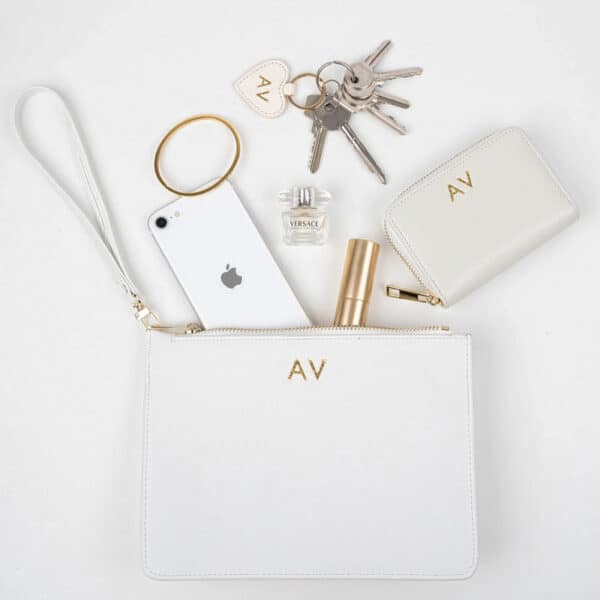 kayasieraden leren accesssoires wit met initialen