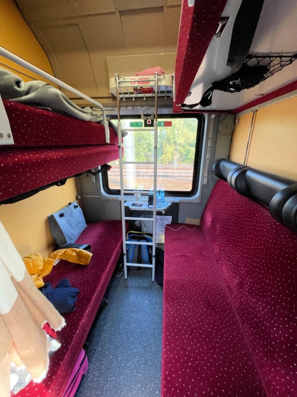 Privécoupé met ligplaatsen in het couchetterijtuig van de Nightjet