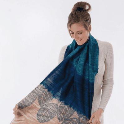 Ontdek de voordelen van de luxe Peace Silk sjaals en kimono’s van Urban Medley