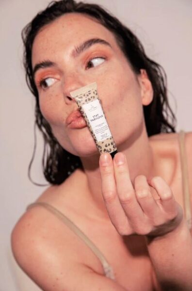 the gift label lipbalm