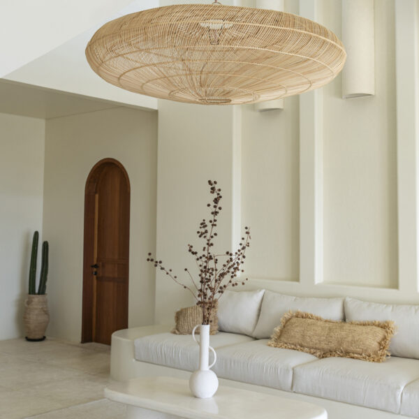 minimalistisch maximalisme deens bazar-bizar-raffia-kussen-naturel