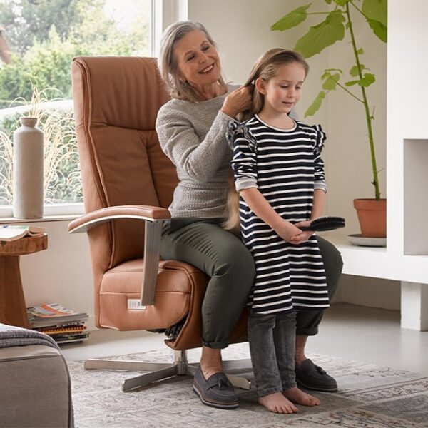 happy lounging met relaxstoelen van velderhof voor oma