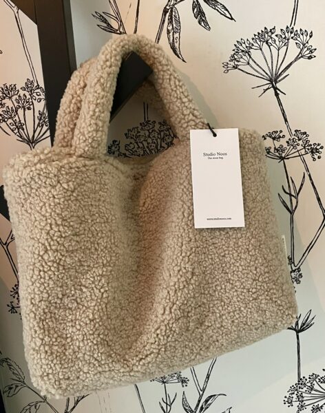 studio noos ecru mini teddy handbag