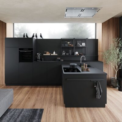 Zwarte keukens voor kleine ruimtes? Dit is hoe je het laat werken